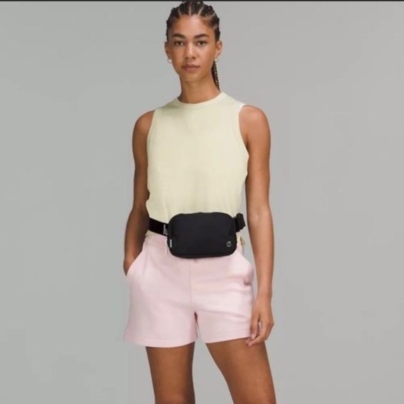 Lululemon Everywhere Belt Bag - Picture 5 of 6